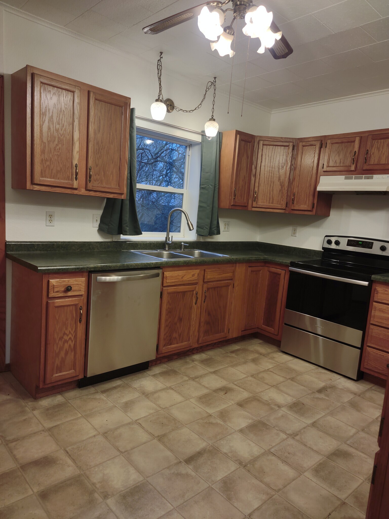 Kitchen - 491 Flambeau Ave