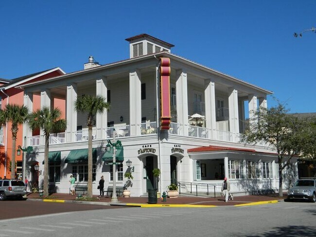 Building Photo - 691 Front St