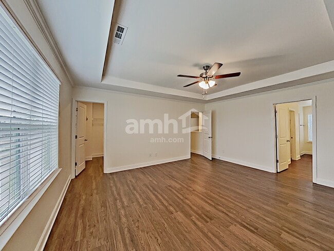 Building Photo - 433 Charity Ln