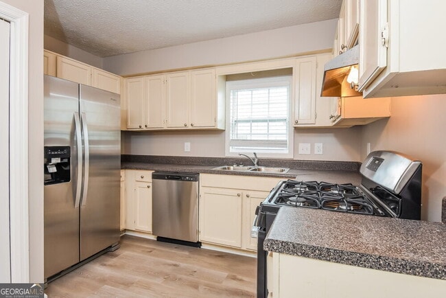 Building Photo - 563 Caloosa Cove SW