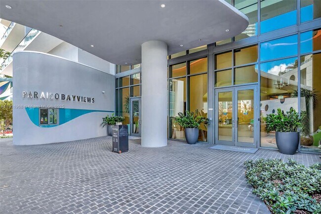 Building Photo - 501 NE 31st St