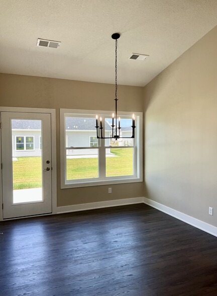 Building Photo - 123 Beacon Harbor Pky