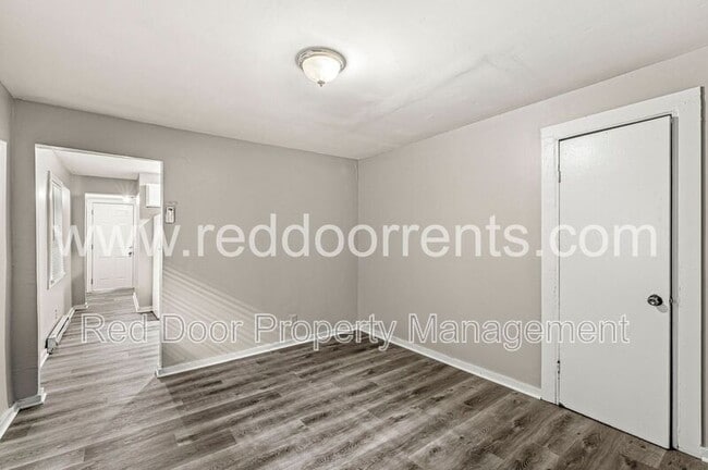 Building Photo - 972 Edgemont Ave