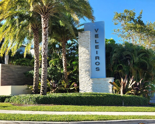 Building Photo - 4352 Veleiros Ave