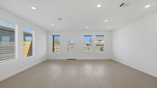 Building Photo - 2966 Cold Spring Dr