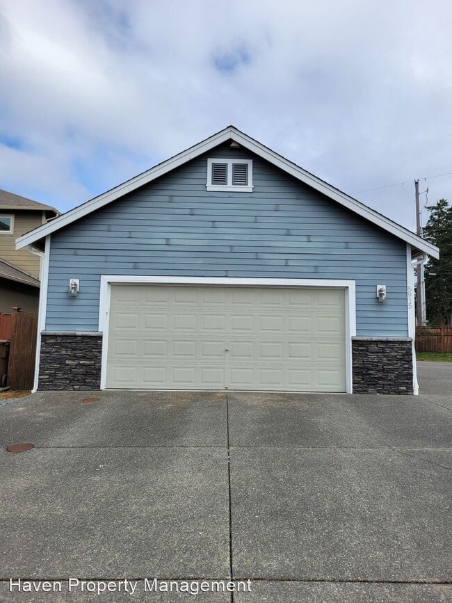 Building Photo - 4 br, 2.5 bath House - 5915 Alaska Ct