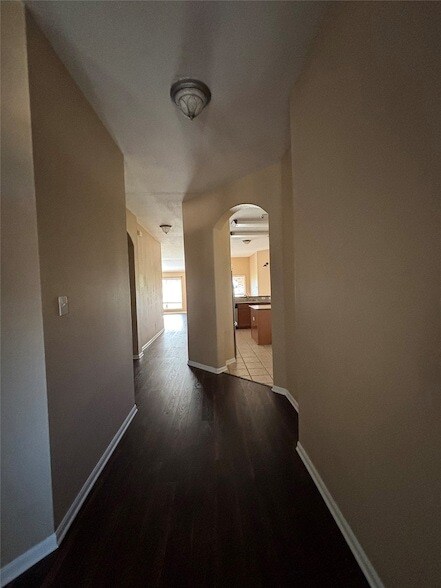 Building Photo - 10715 Lyndon Meadows Dr