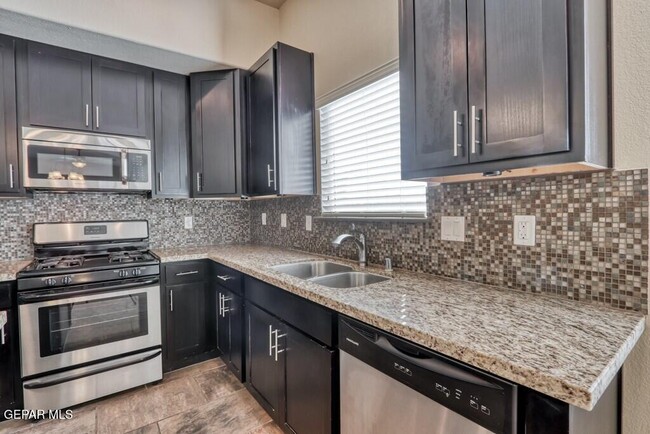 Building Photo - 3852 Loma Cortez Dr