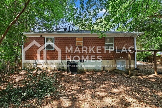 Building Photo - 2110 Dellwood Pl