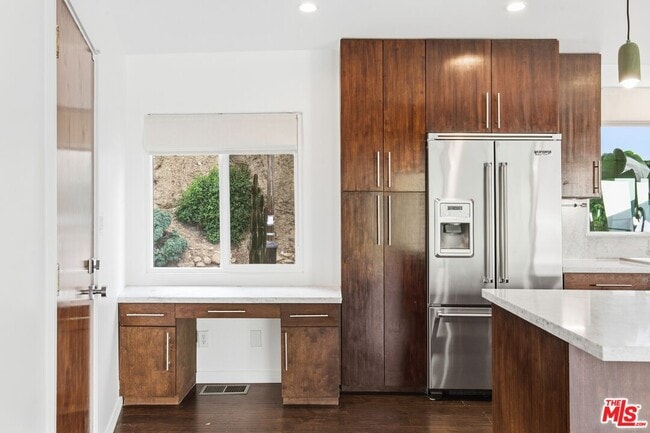 Building Photo - 3476 Troy Dr