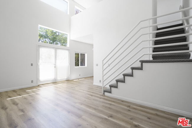 Building Photo - 22705 Del Valle St