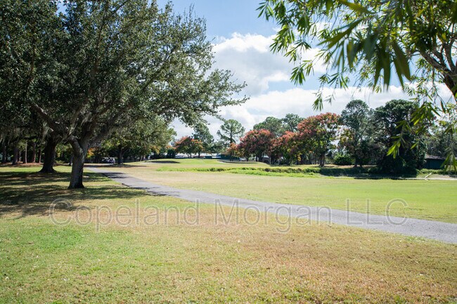 Building Photo - 1000 Cove Cay Dr