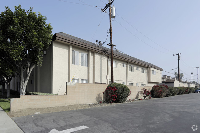 Building Photo - Clark Manor