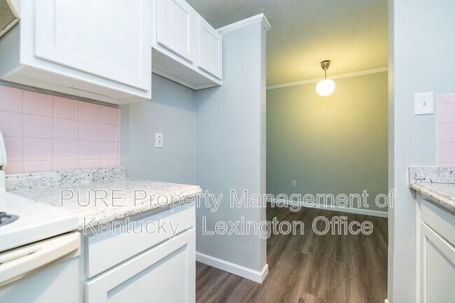 Building Photo - 1685 Alexandria Dr