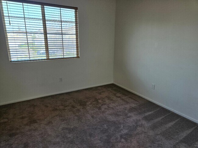 Building Photo - 2112 Carpinteria Dr