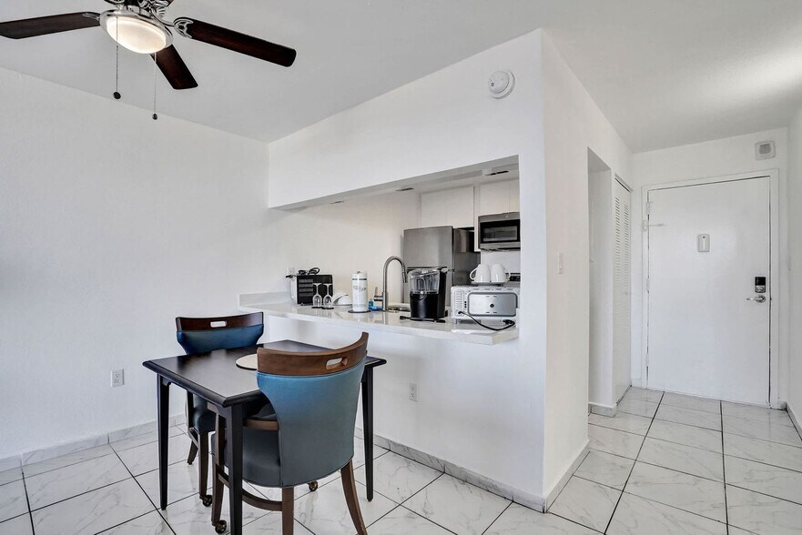 Building Photo - 777 NW 155th Ln