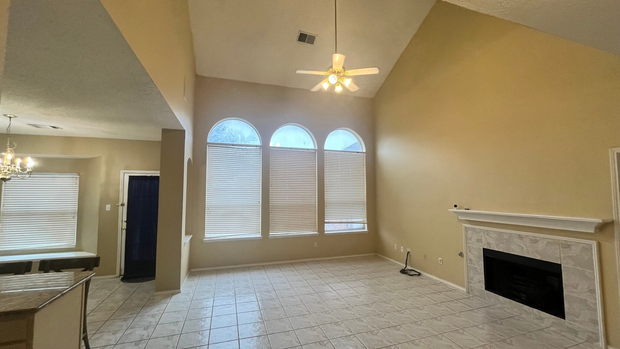 Building Photo - 1306 Hillcrest Dr