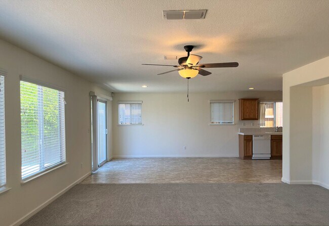 Building Photo - Nice 4 Bedroom Family Home for Rent in Great Rocklin Location