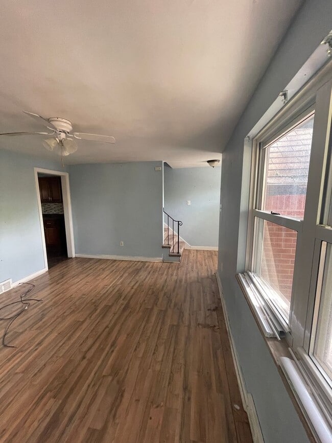 Building Photo - 2 bed 1.5 bath home in Pittsburgh Pa!