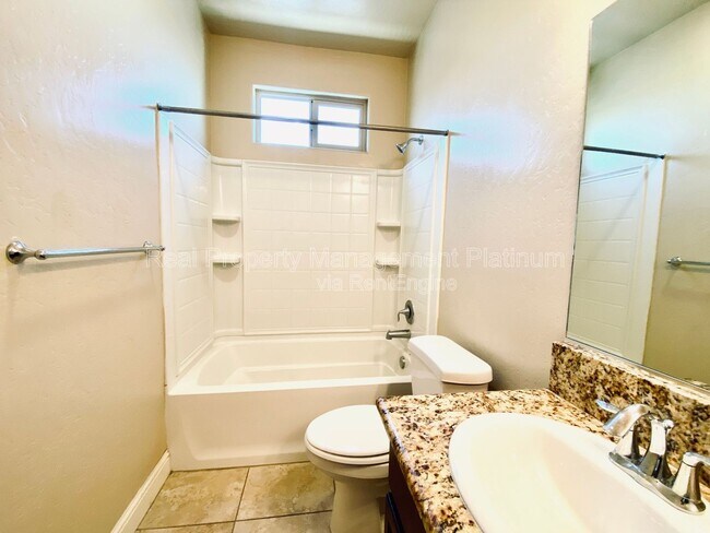 Building Photo - 6162 E Farrin Ave