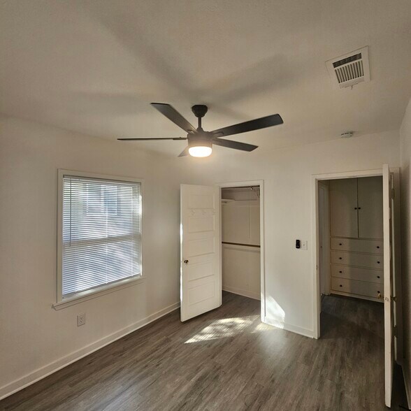 Building Photo - 1211 Laburnum Ave