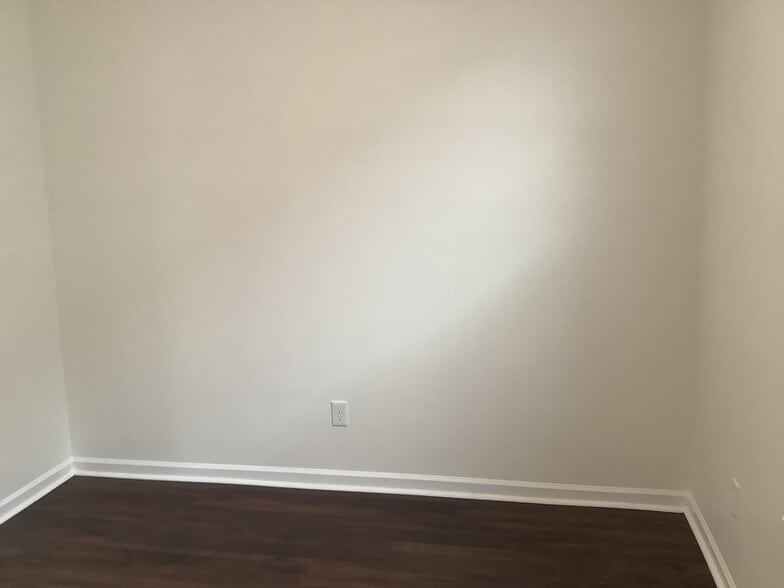 Building Photo - 125 Bur Oak Dr