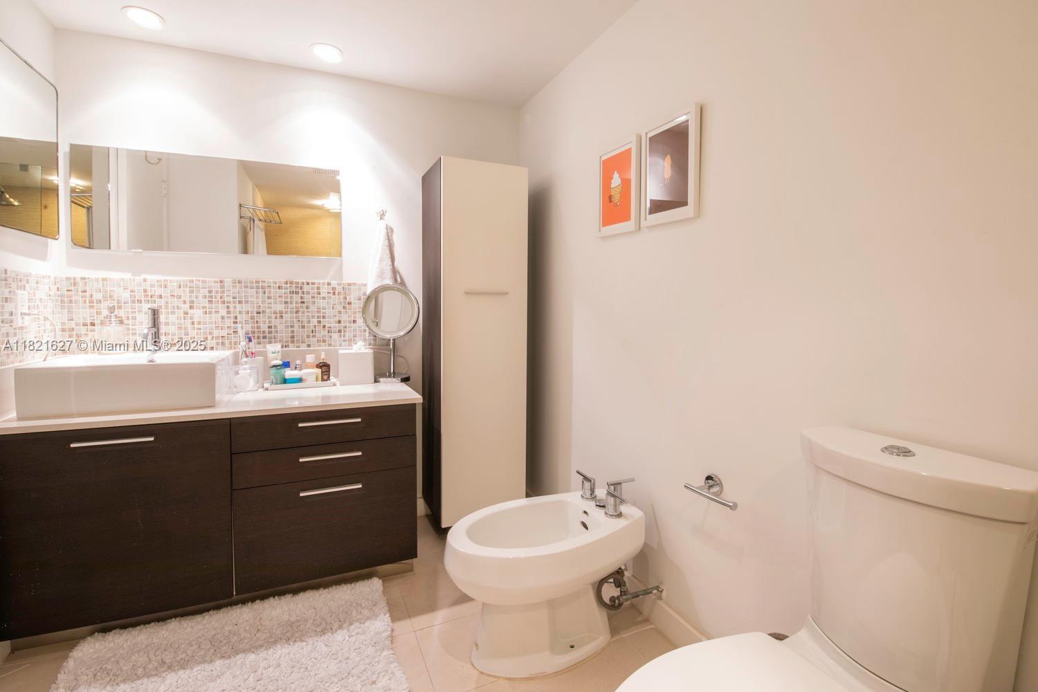 Building Photo - 1627 Brickell Ave