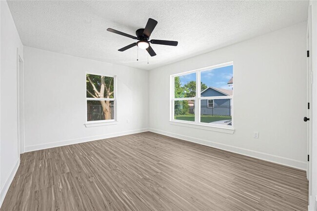 Building Photo - 3910 Cetti St