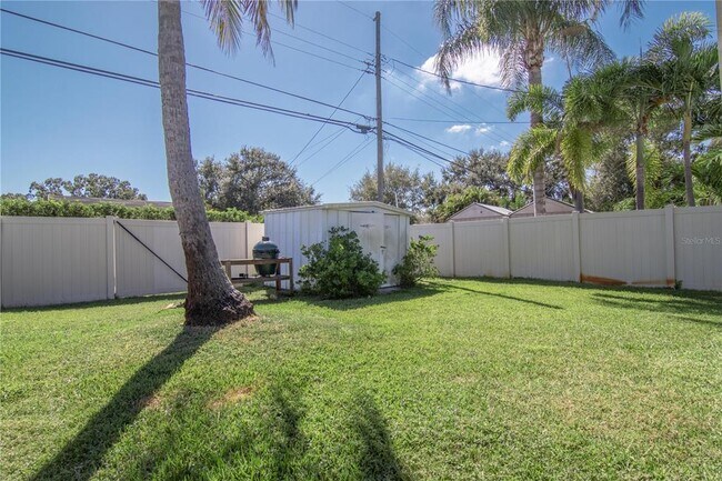 Building Photo - 600 43rd Ave NE