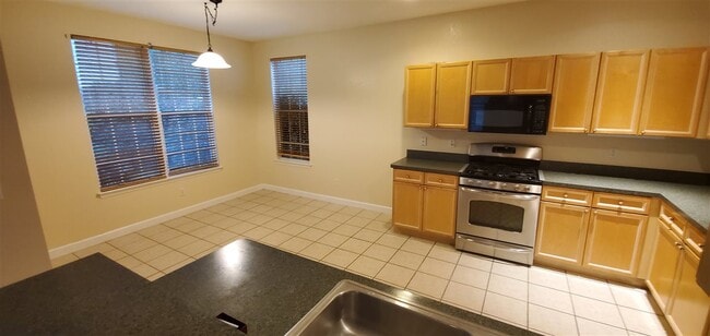 Building Photo - 3797 Piney Grove Dr