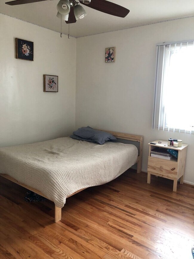 Building Photo - 7 bedrooms $1000 each w/ SPA