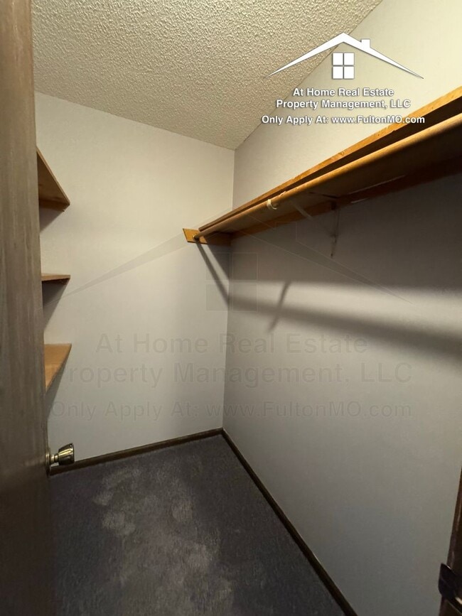 Building Photo - 533 Collier Ln