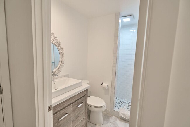 Building Photo - Summer in Style | Furnished 4BD Coronado Home