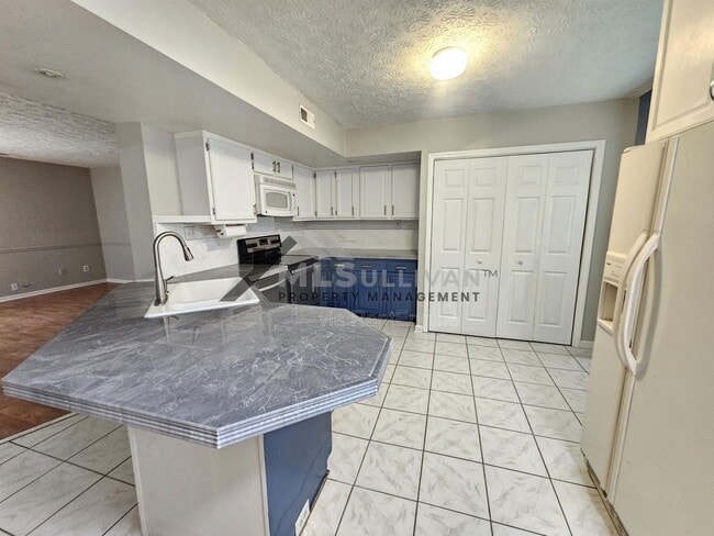 Building Photo - 8184 McGuire Dr