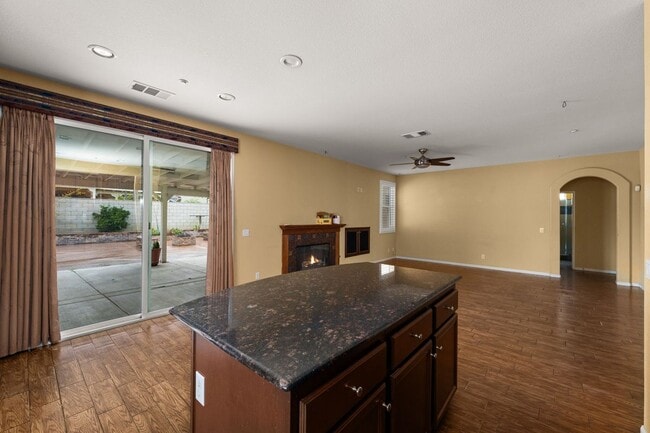 Building Photo - 14964 Pepperdine Dr