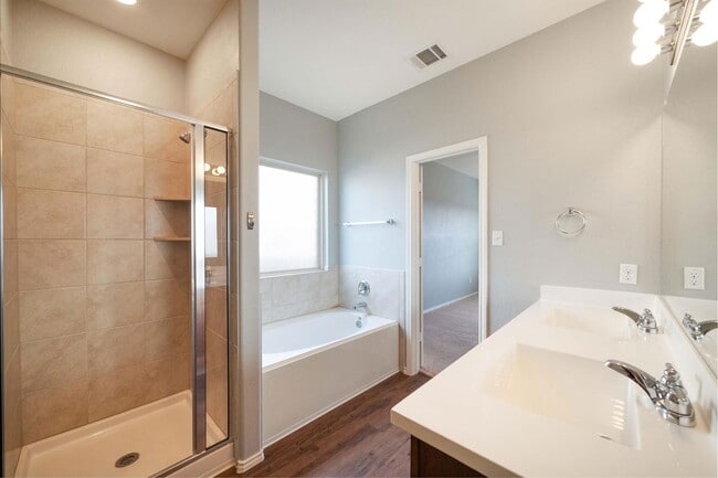 Building Photo - 820 Kates Way