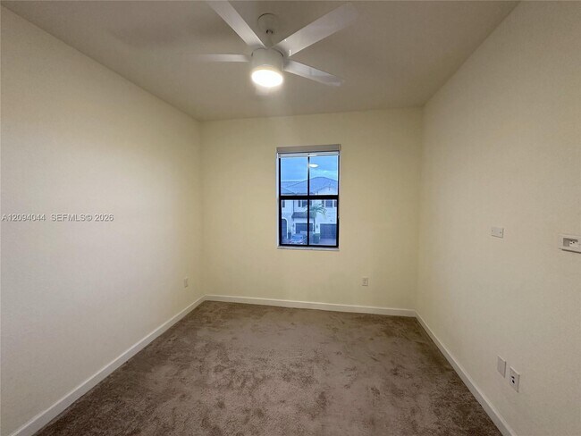 Building Photo - 10306 W 33rd Ln