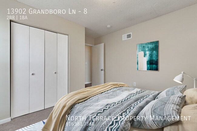 Building Photo - Spacious, Renovated 2 Bedroom in Grandview