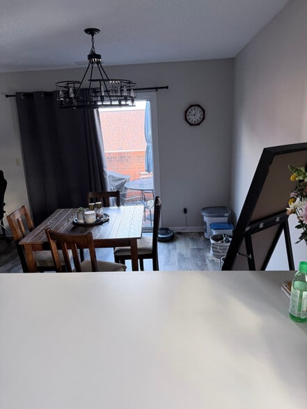 Building Photo - 102 Brandywine Dr NE