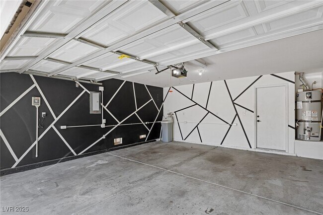 Building Photo - 3185 Castle Canyon Ave