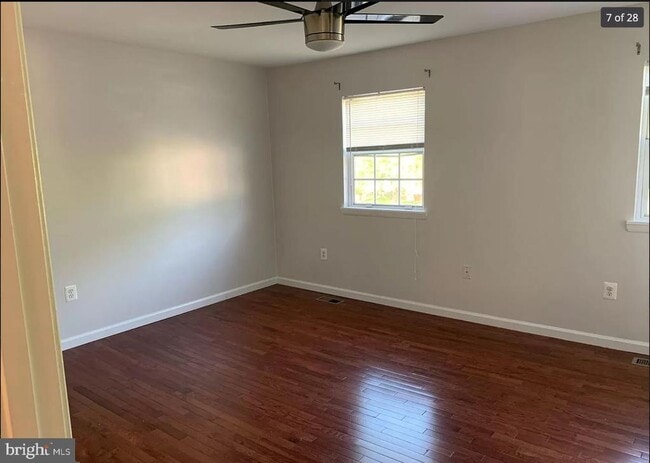 Building Photo - 14880 Emberdale Dr