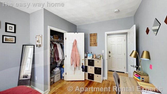 Building Photo - 50 Derby St