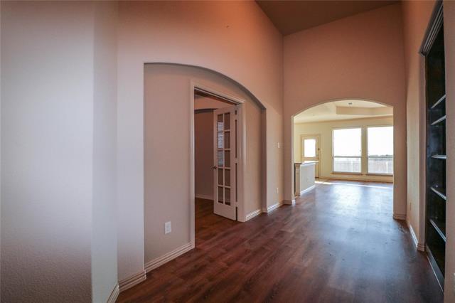 Building Photo - 6805 San Fernando Dr