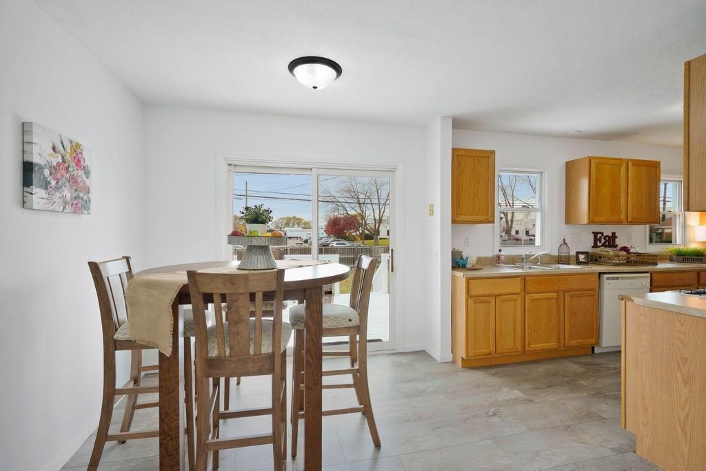 Building Photo - 5060 Hughes Ave NE