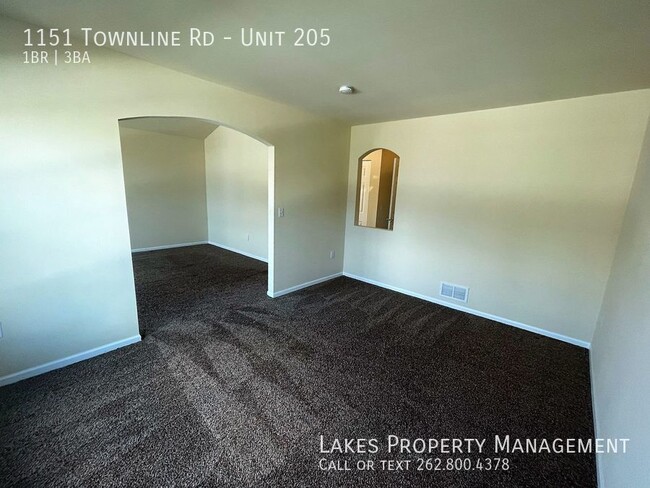 Building Photo - Spacious Executive Style Condo