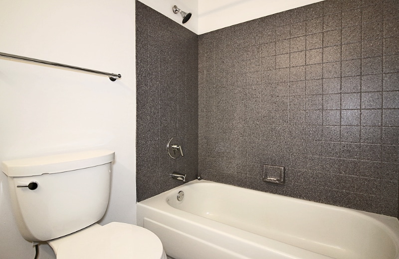 Building Photo - 425 E Ohio St