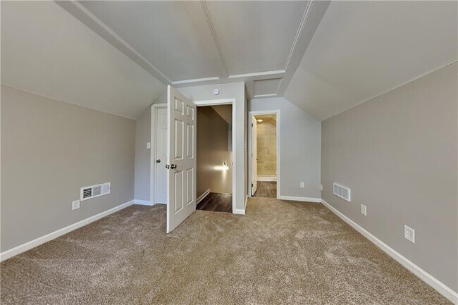 Building Photo - 2522 Oak Bluff Dr