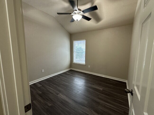 Building Photo - Coming Soon! 3BD 2BA Home for Rent: Kyle T...