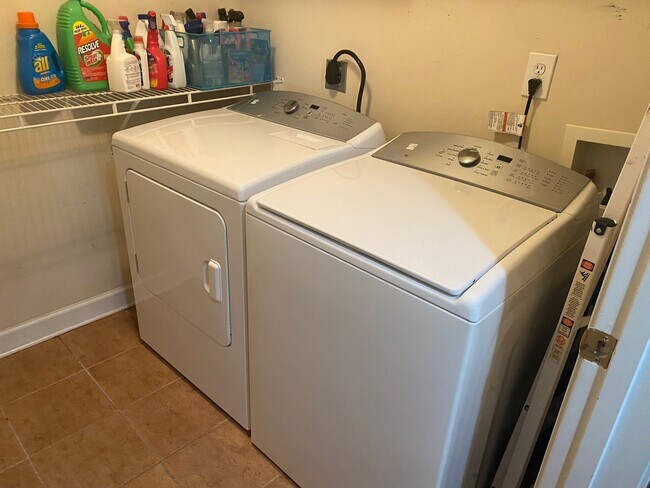 Building Photo - 850 Piedmont ave