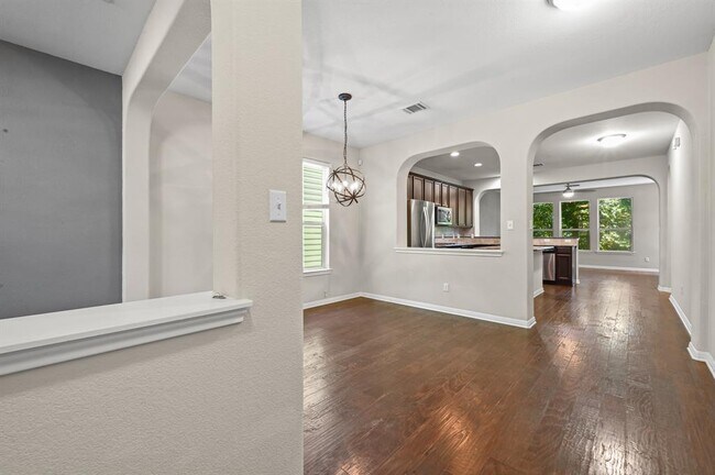 Building Photo - 1308 Central Park Ct